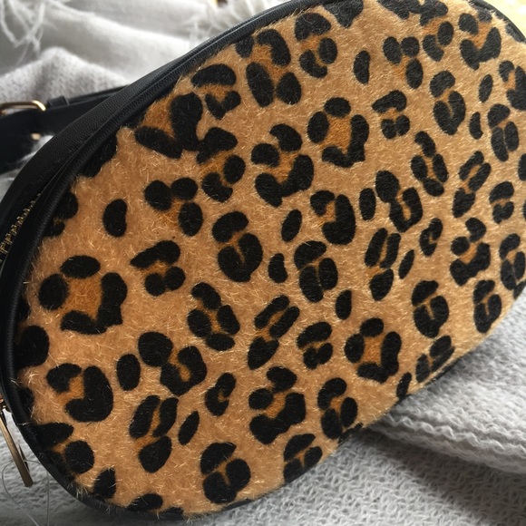 Cheetah Fanny Pack NWT - Picture 5 of 7